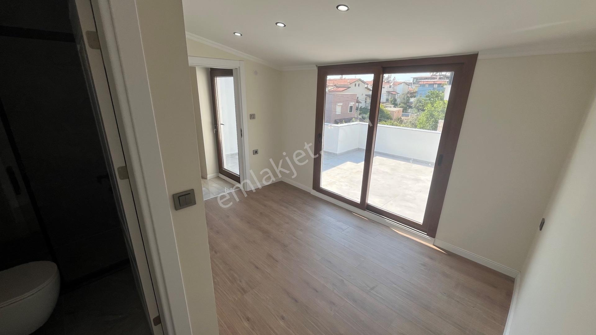 Ortamahallede Köşe Geniş Bahçeli Lüks Villa (teklife Açık) — fotoğraf 26