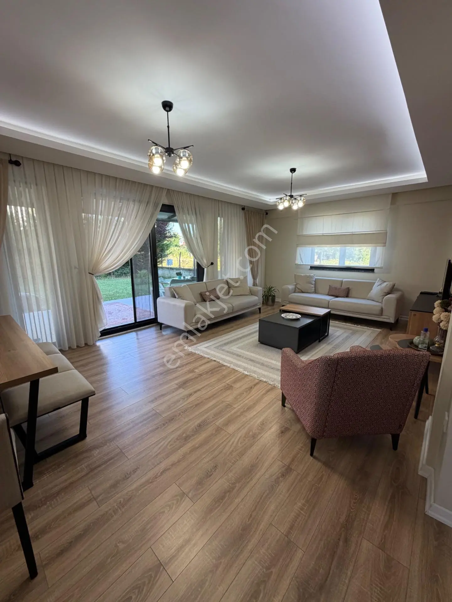 Müstakil Bahçeli-site İçinde-eşyalı Satılık Villa! — fotoğraf 23