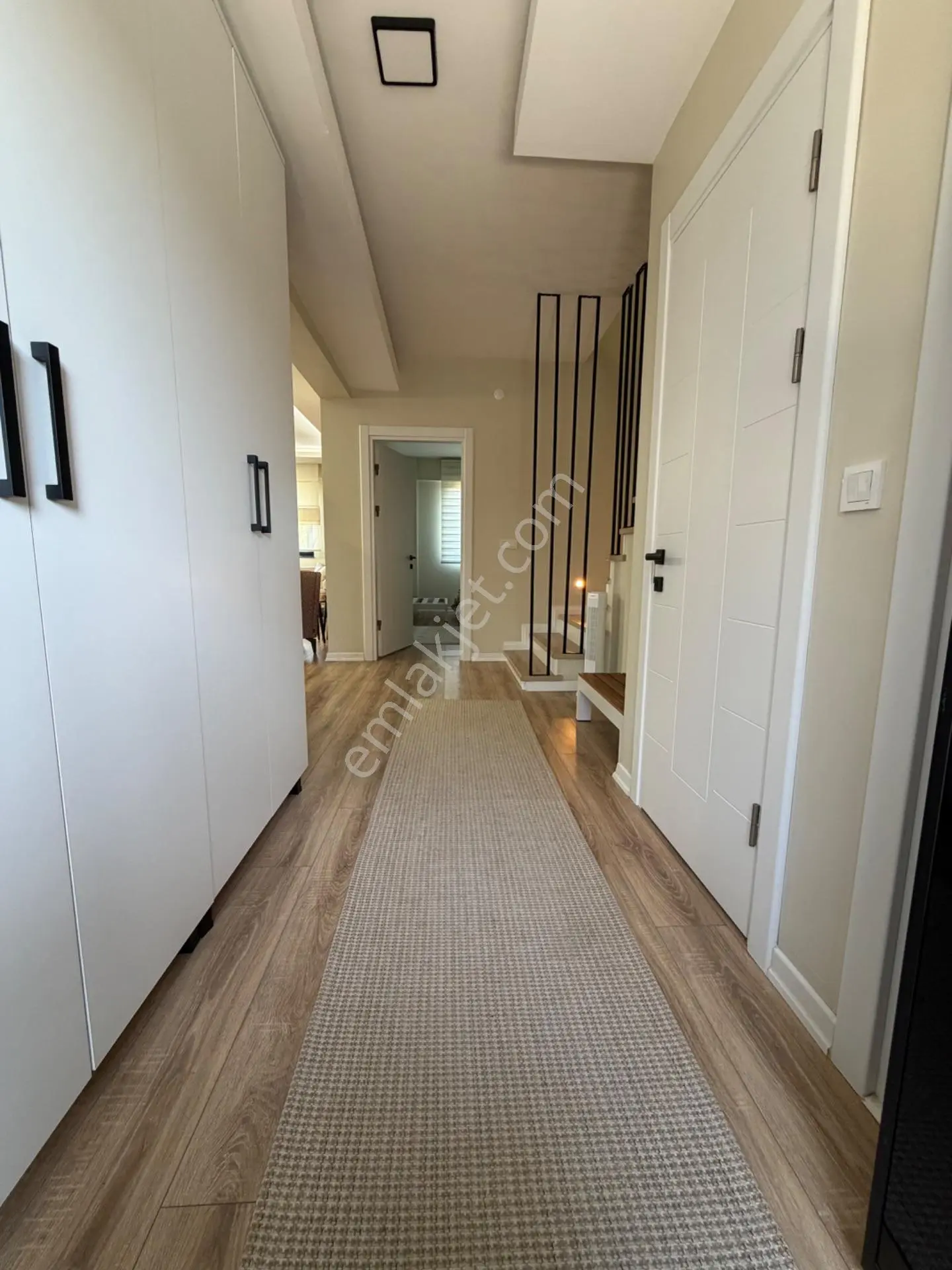 Müstakil Bahçeli-site İçinde-eşyalı Satılık Villa! — fotoğraf 26