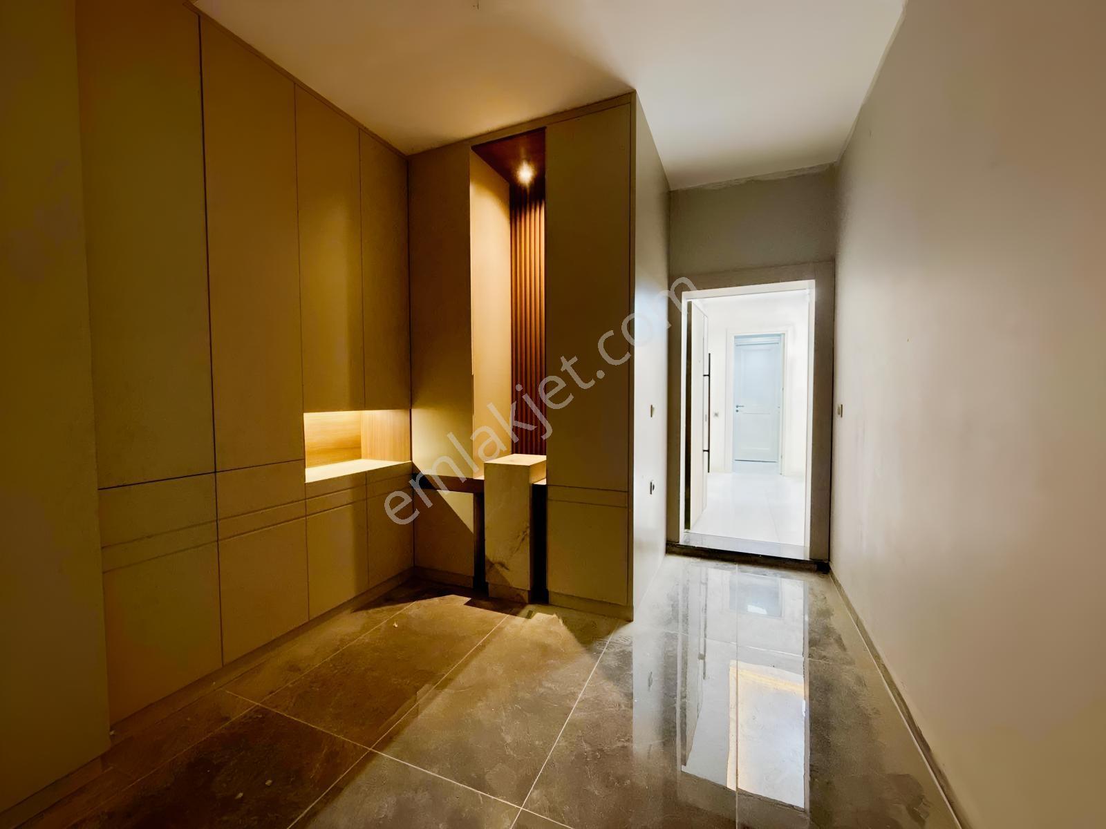 Yks'den Gazze Caddesinde Lüx Site İçi 4+1/200m² Satılık Daireler — fotoğraf 3
