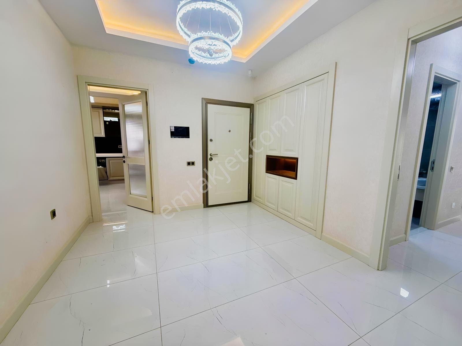 Yks'den Gazze Caddesinde Lüx Site İçi 4+1/200m² Satılık Daireler — fotoğraf 5