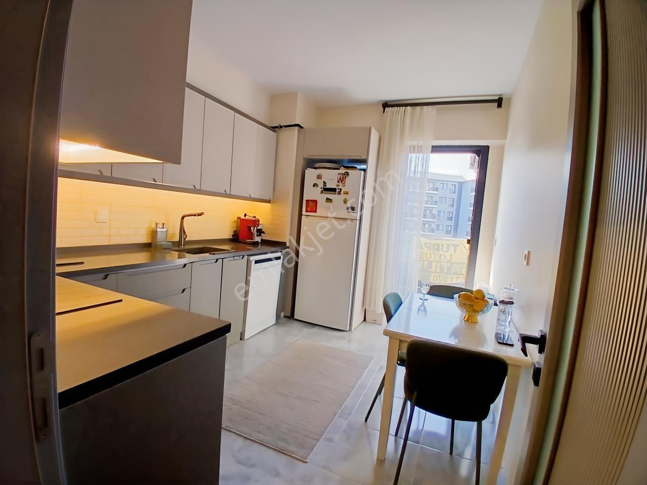 Turpa Lotus'tan Bahçeşehir Royal'de 2+1 Full Yapılı Daire — fotoğraf 15