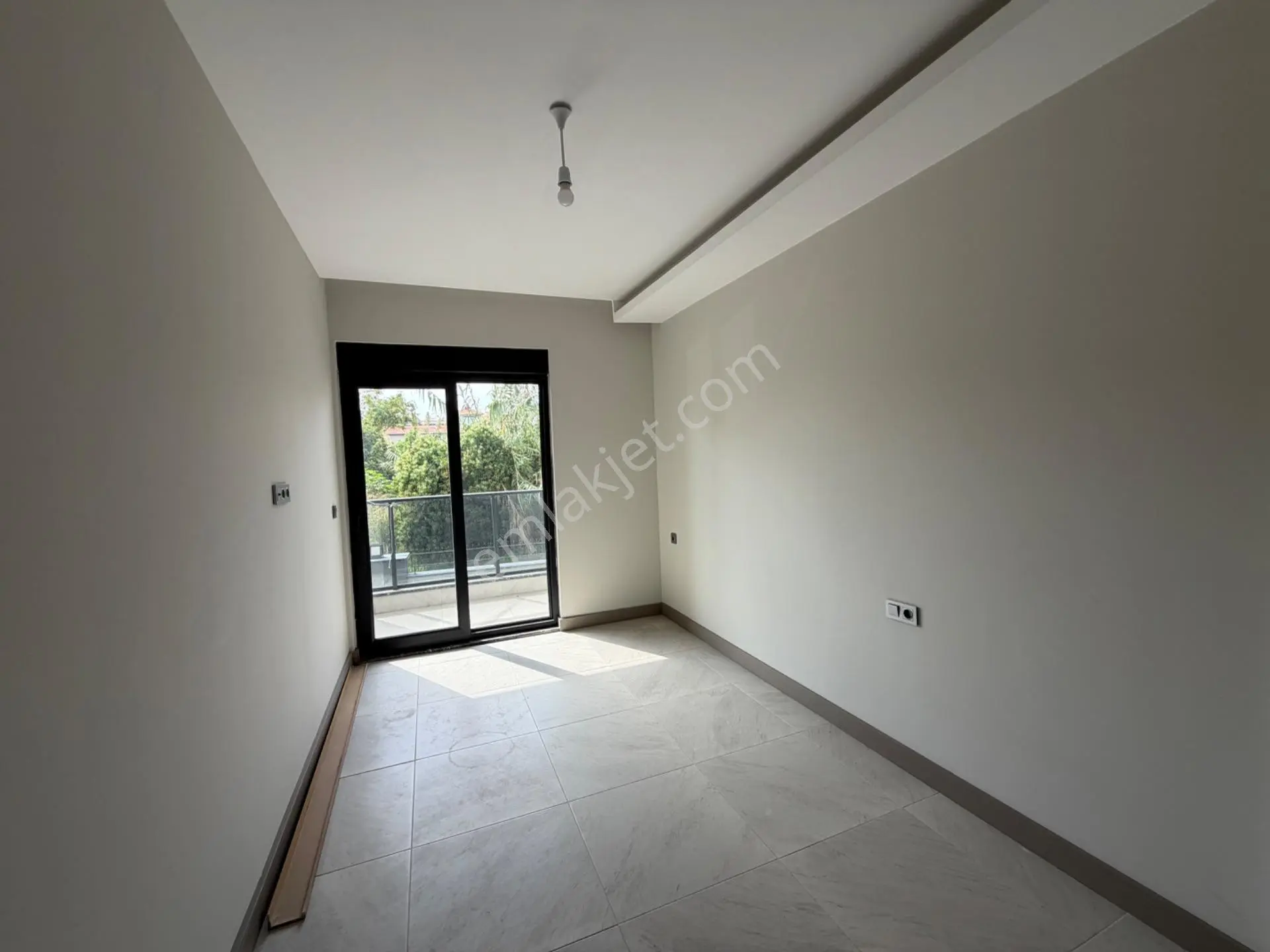 Yetkin’den Obada Satılık 1+1 Daire — fotoğraf 16