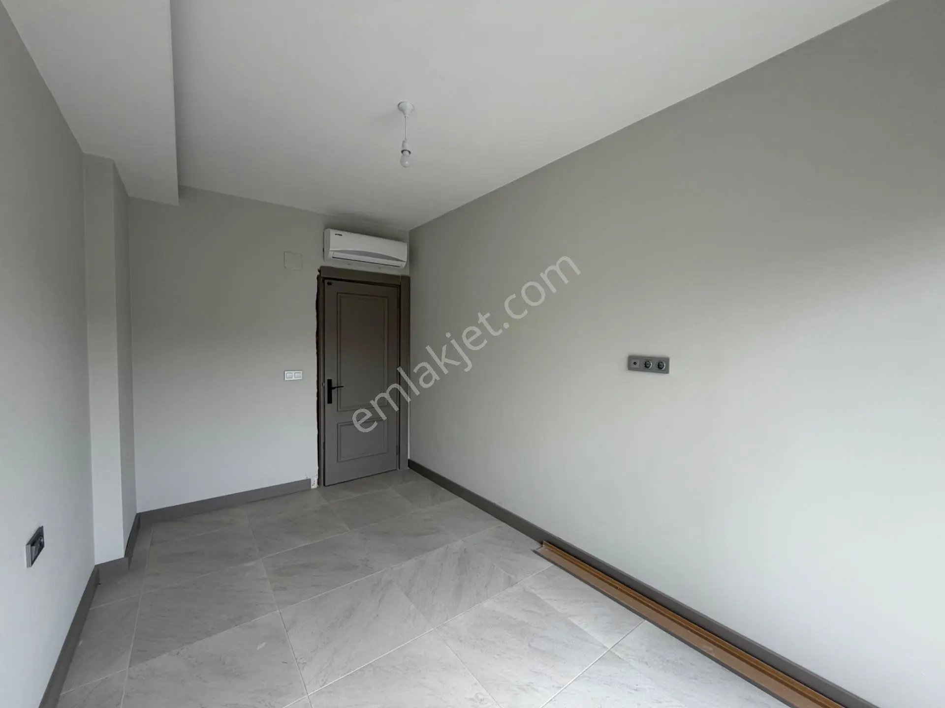 Yetkin’den Obada Satılık 1+1 Daire — fotoğraf 18
