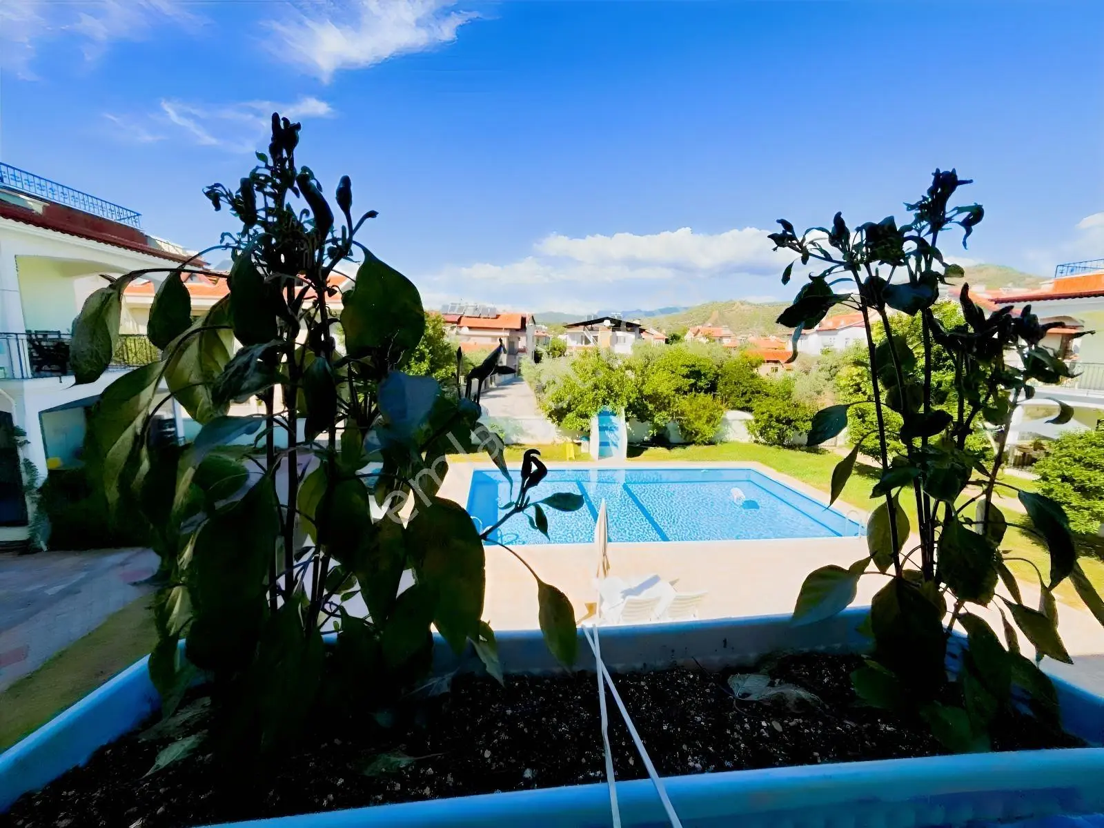 Geniş Bahçeli Havuzlu Sitede Çatı Dubleks 3+1 Bakımlı Daire — fotoğraf 8