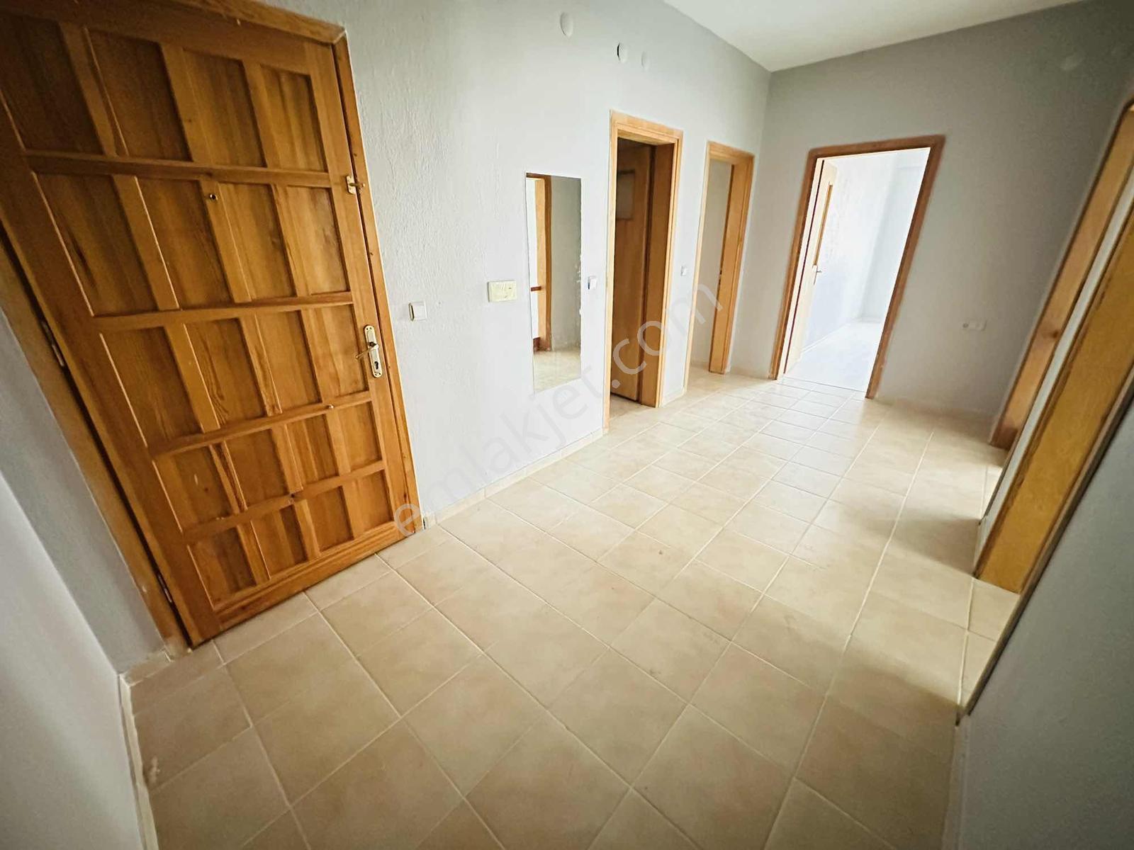 Enes Acur'dan 3+1 Arakat 175 M2 Asansörlü 2 Banyolu Daire — fotoğraf 11