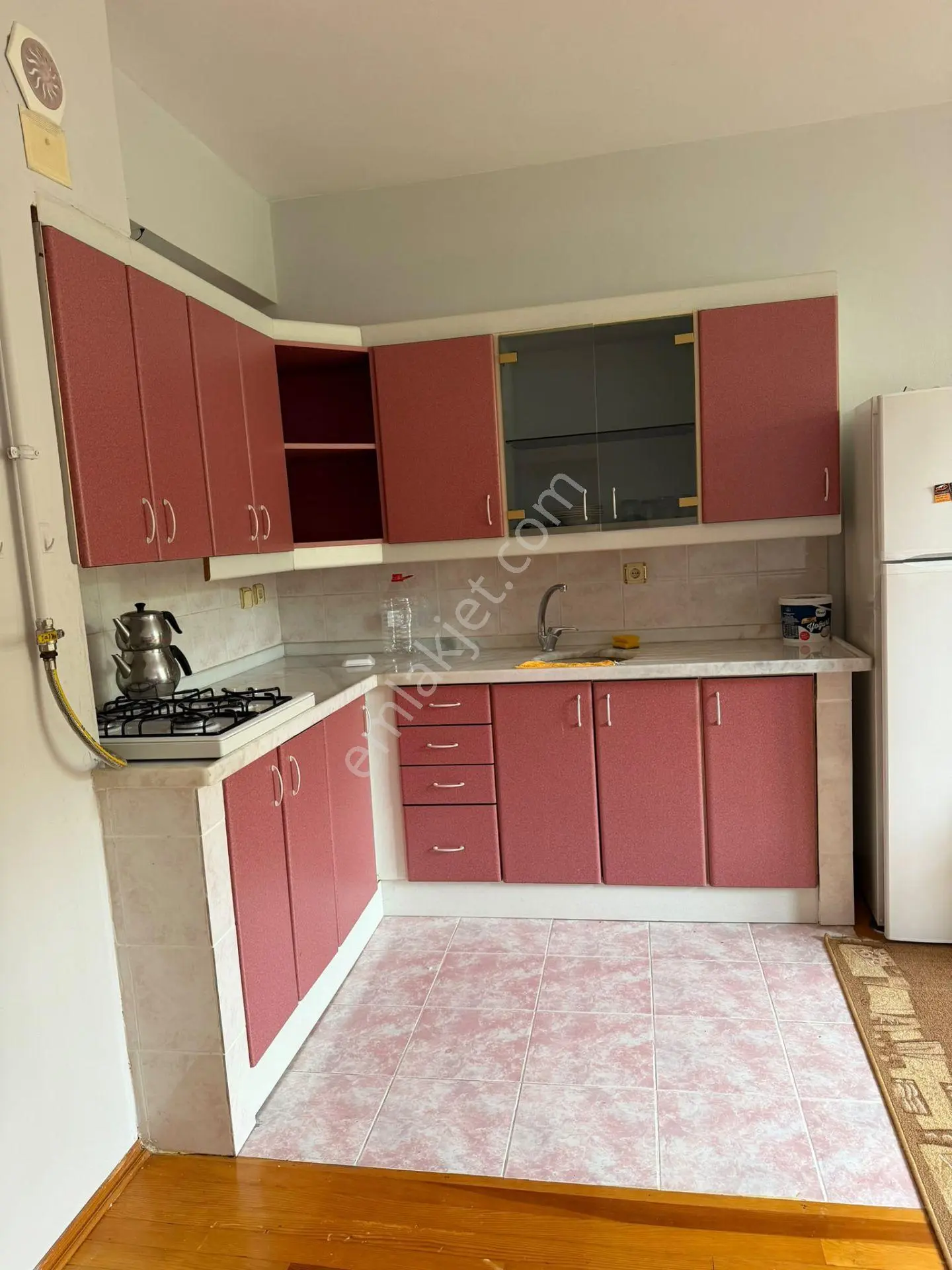 Niksar Prestij Grup Emlaktan Dereçay'da Uygun Fiyata 3+0 Satılık Daire — fotoğraf 2