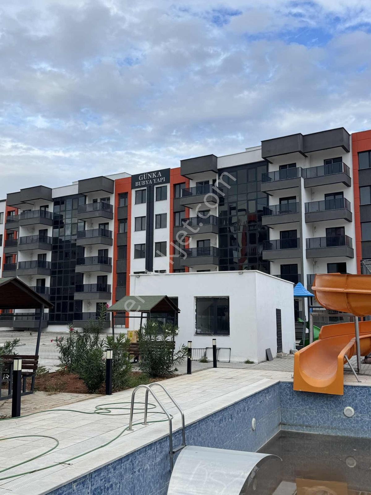 Yeşilovacık Aquaparklı Denize 100 M Site — fotoğraf 6