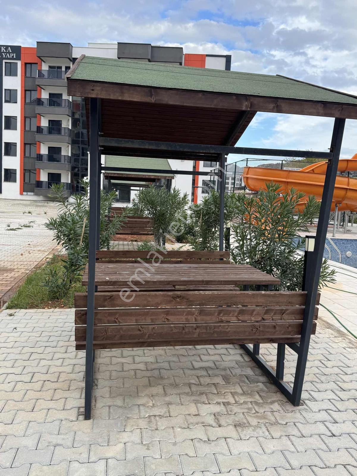 Yeşilovacık Aquaparklı Denize 100 M Site — fotoğraf 7