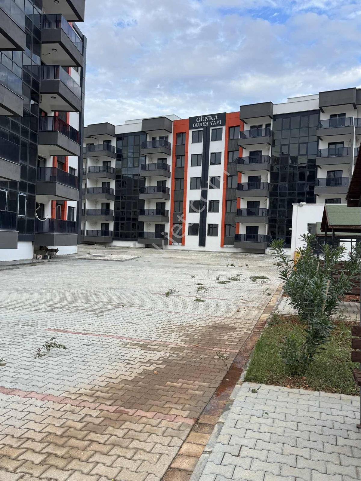 Yeşilovacık Aquaparklı Denize 100 M Site — fotoğraf 8