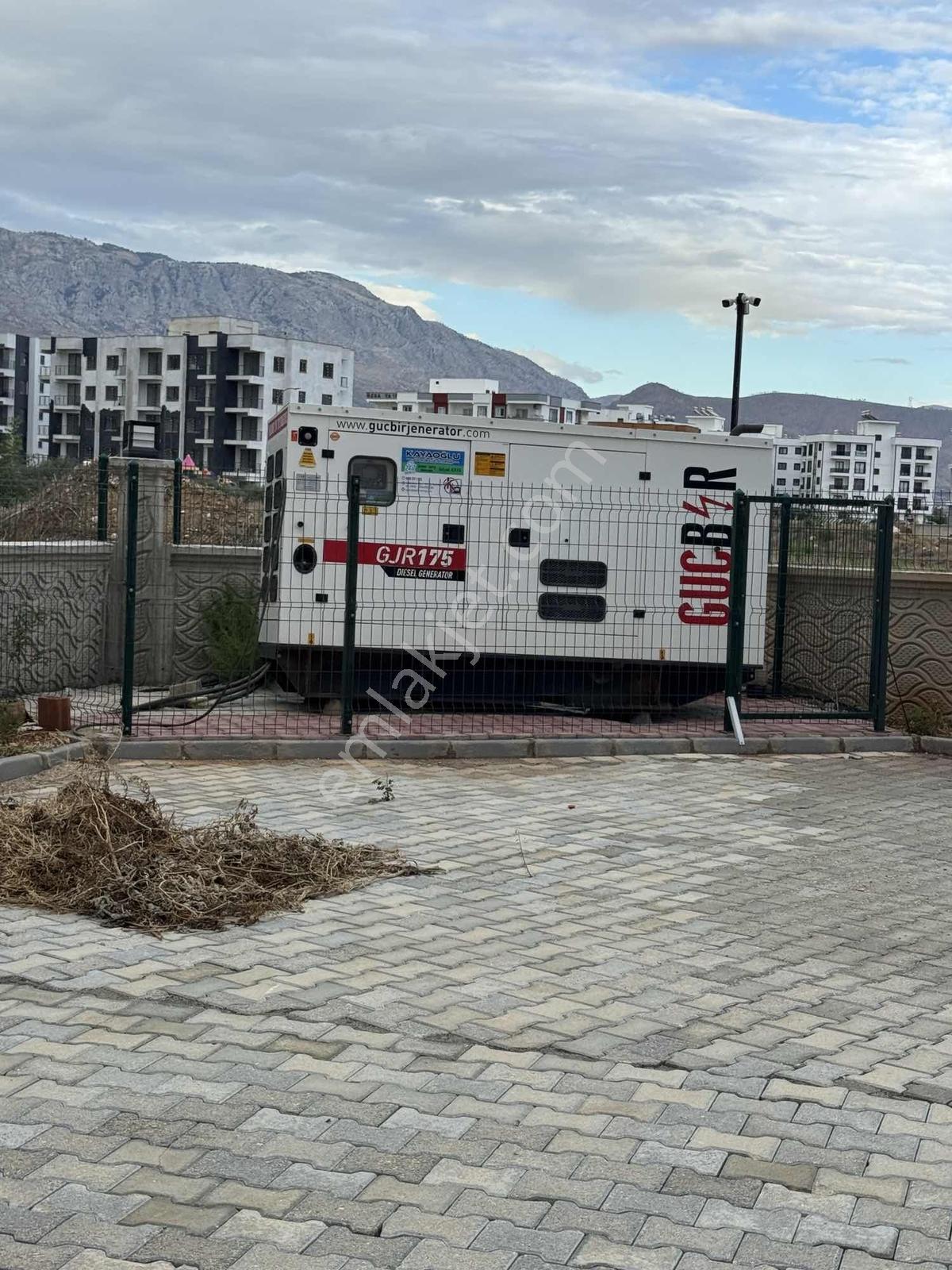 Yeşilovacık Aquaparklı Denize 100 M Site — fotoğraf 11