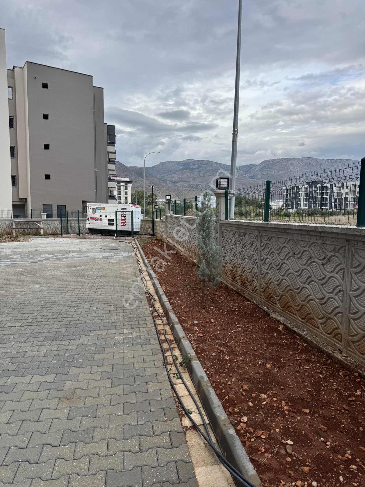 Yeşilovacık Aquaparklı Denize 100 M Site — fotoğraf 31