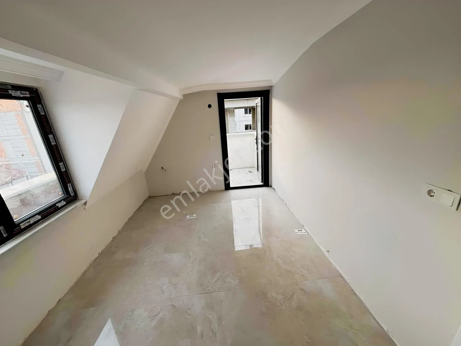 Taşolukta Metronun Dibinde! 3+1 130m² Geniş Ferah Satılık Daire — fotoğraf 2