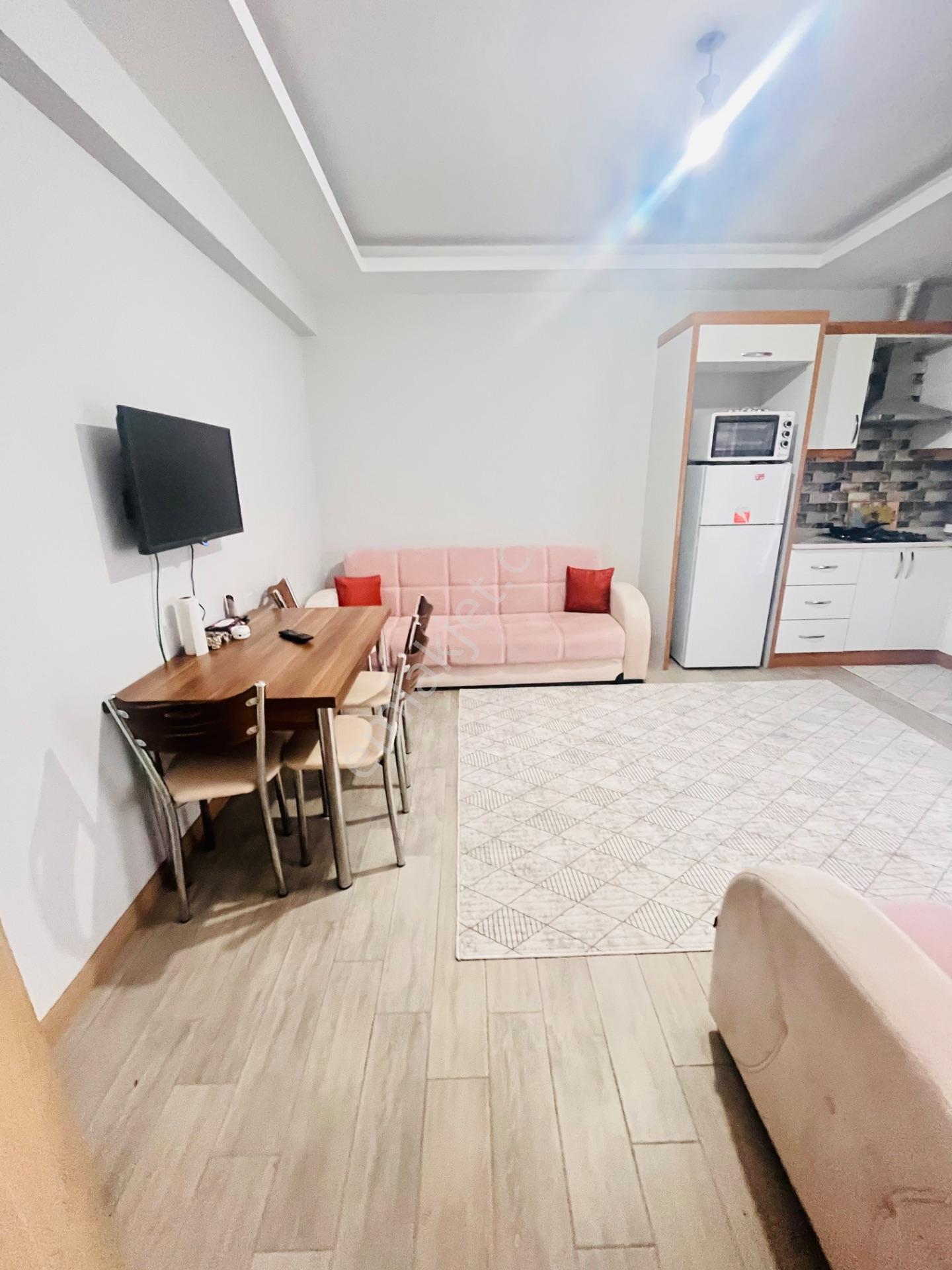 Alaşehir Kurtuluş Mahallesi'nde Satılık Eşyalı 1+1 Daire — fotoğraf 3