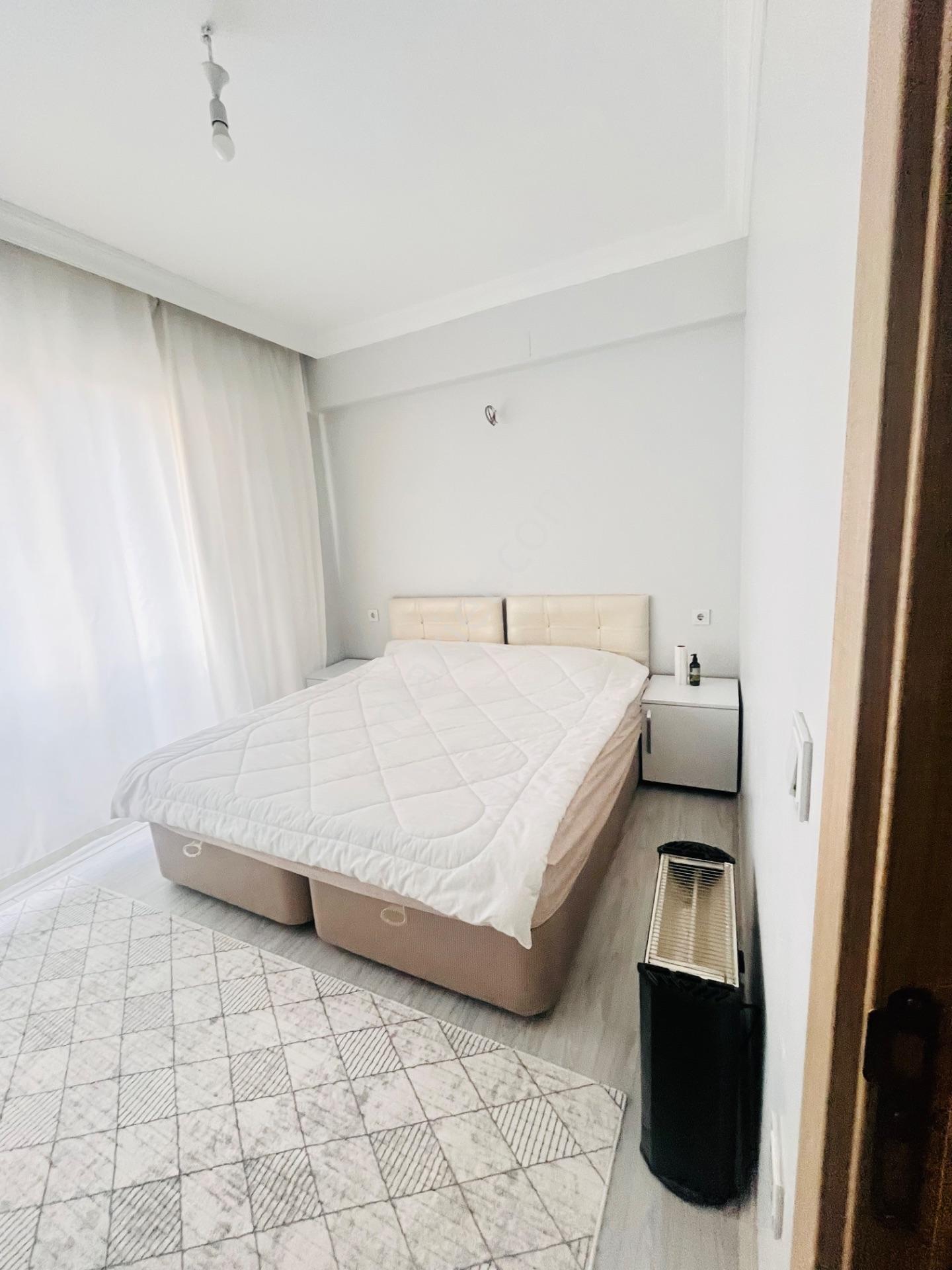 Alaşehir Kurtuluş Mahallesi'nde Satılık Eşyalı 1+1 Daire — fotoğraf 4