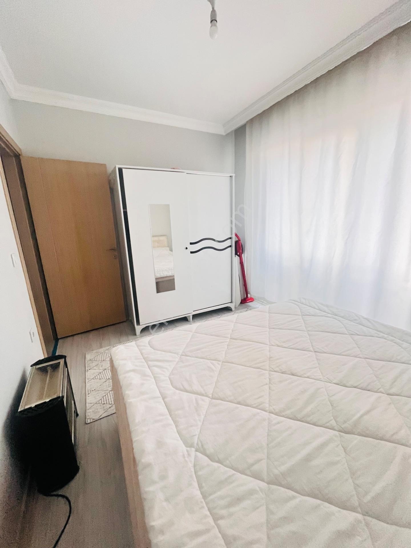 Alaşehir Kurtuluş Mahallesi'nde Satılık Eşyalı 1+1 Daire — fotoğraf 5