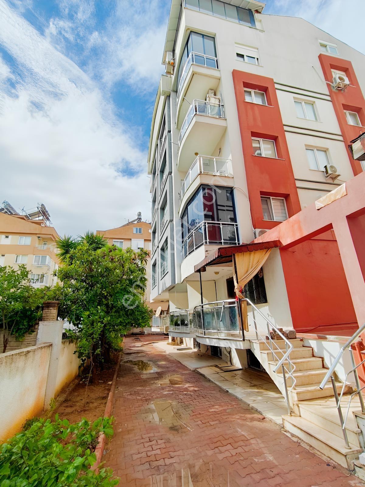 Lara Meydankavağında Harika Lokasyonda Satılık 2+1 Daire — fotoğraf 3