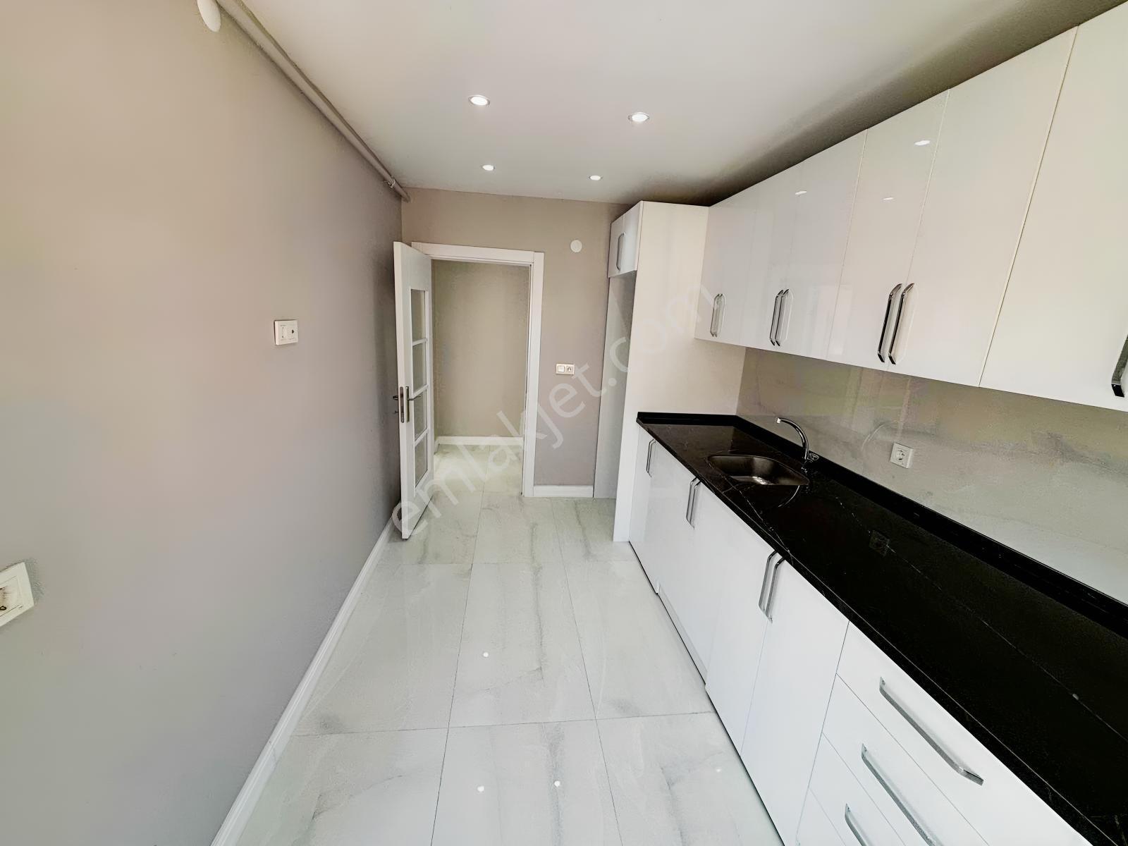 Merkezde Metroya 2 Dakika 170 M2 3+2 Acil Satılık Dübleks — fotoğraf 8