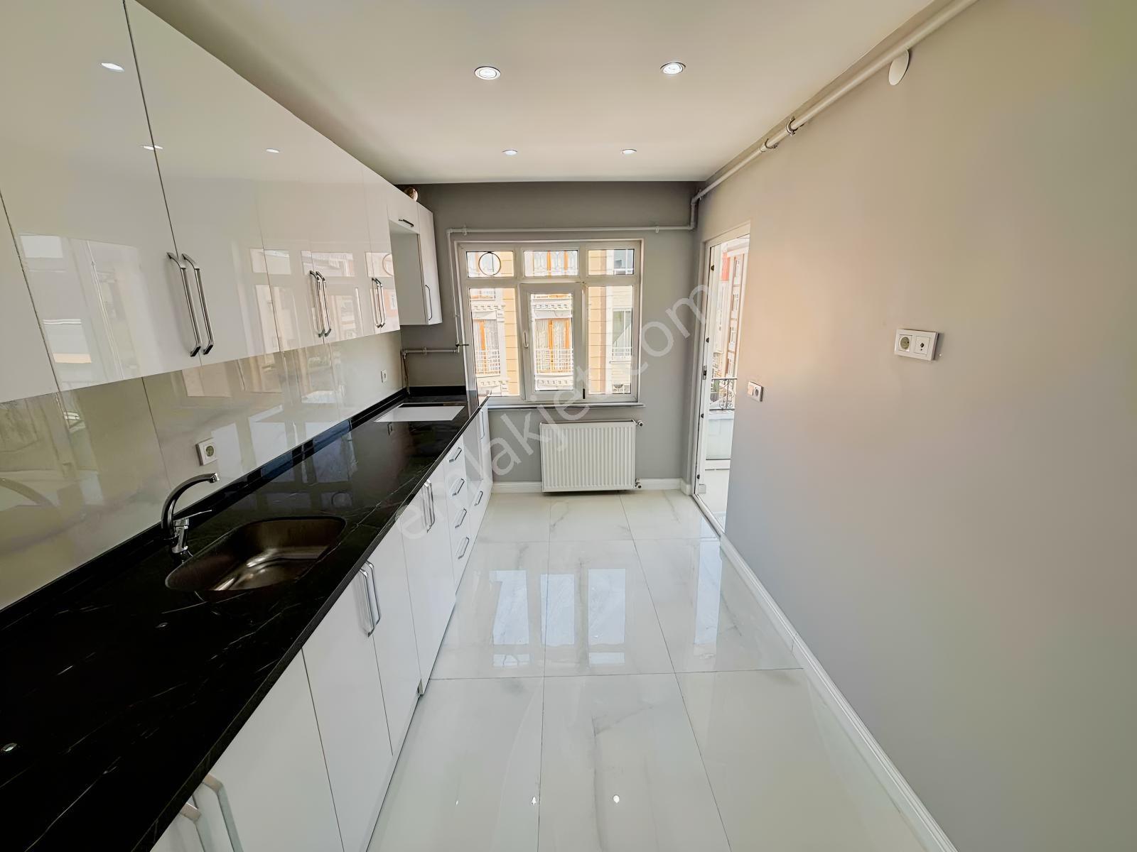 Merkezde Metroya 2 Dakika 170 M2 3+2 Acil Satılık Dübleks — fotoğraf 10