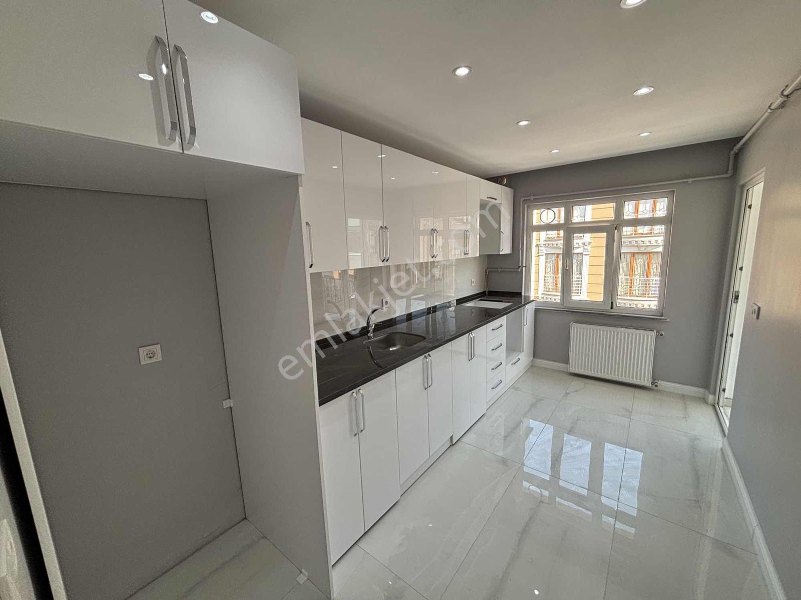 Merkezde Metroya 2 Dakika 170 M2 3+2 Acil Satılık Dübleks — fotoğraf 11