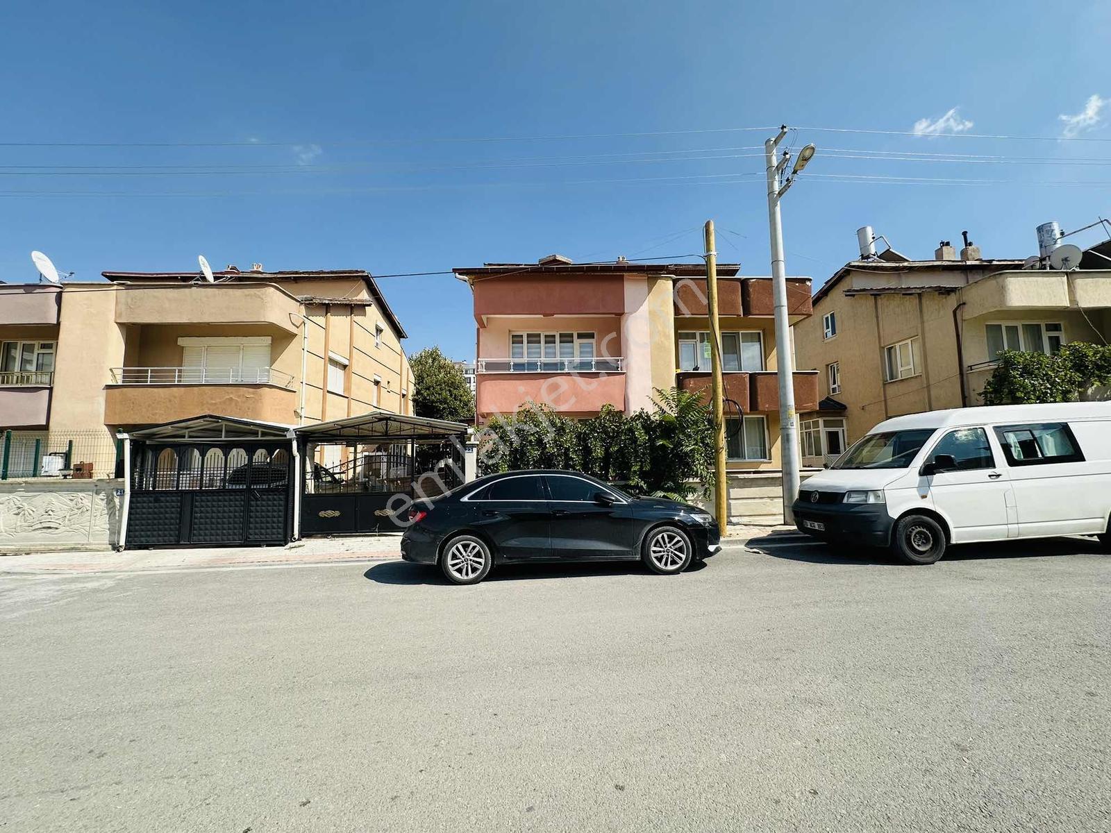 Enes Acur'dan Alavardı Mah. 4+1 Tripleks Bakımlı Villa — fotoğraf 3