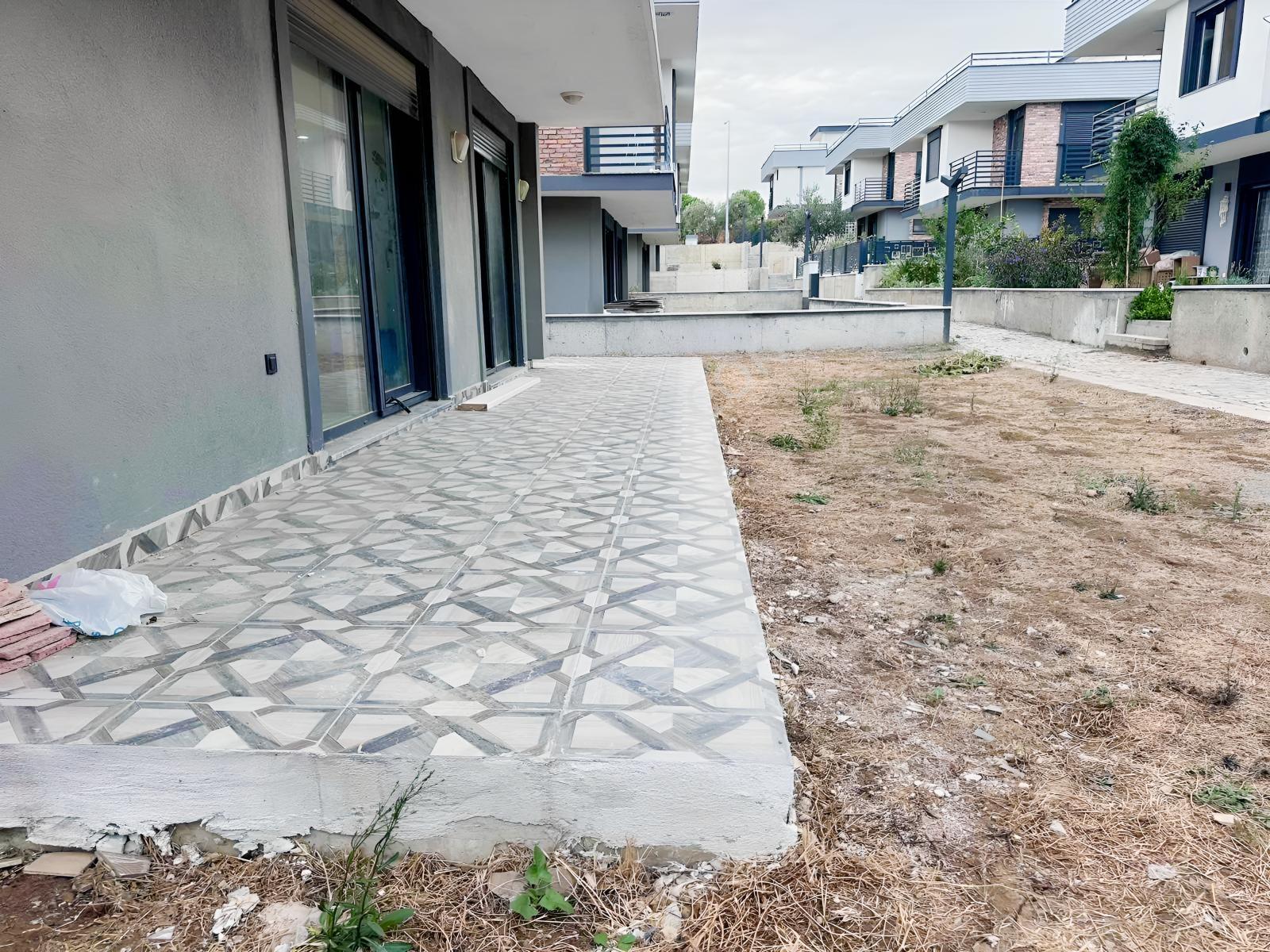 Site İçinde Denize Yakın Harika Konumda Büyük Kullanışlı Villa — fotoğraf 2