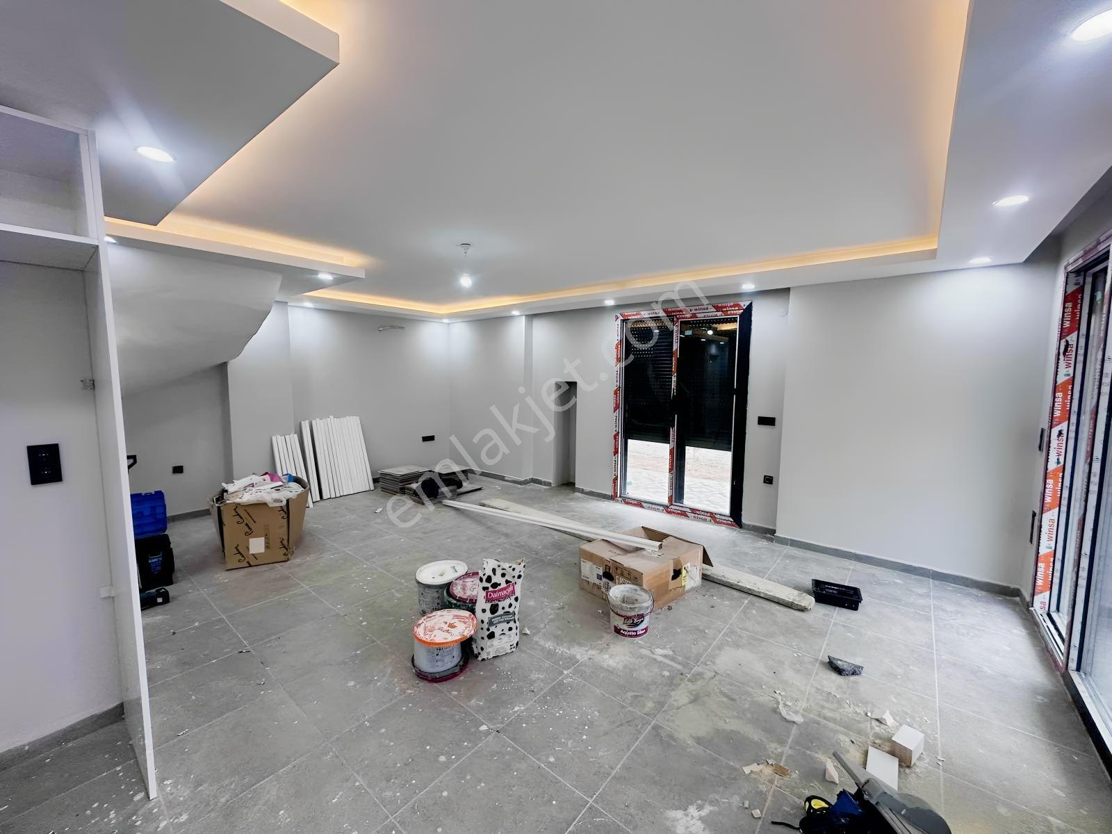 Site İçinde Denize Yakın Harika Konumda Büyük Kullanışlı Villa — fotoğraf 4