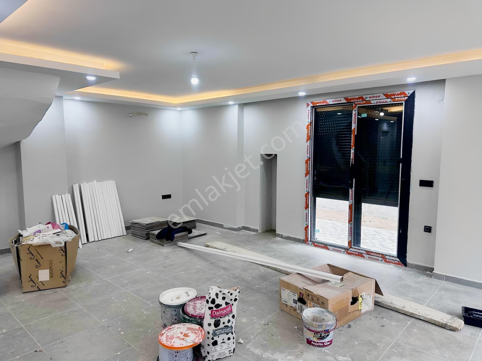 Site İçinde Denize Yakın Harika Konumda Büyük Kullanışlı Villa — fotoğraf 9