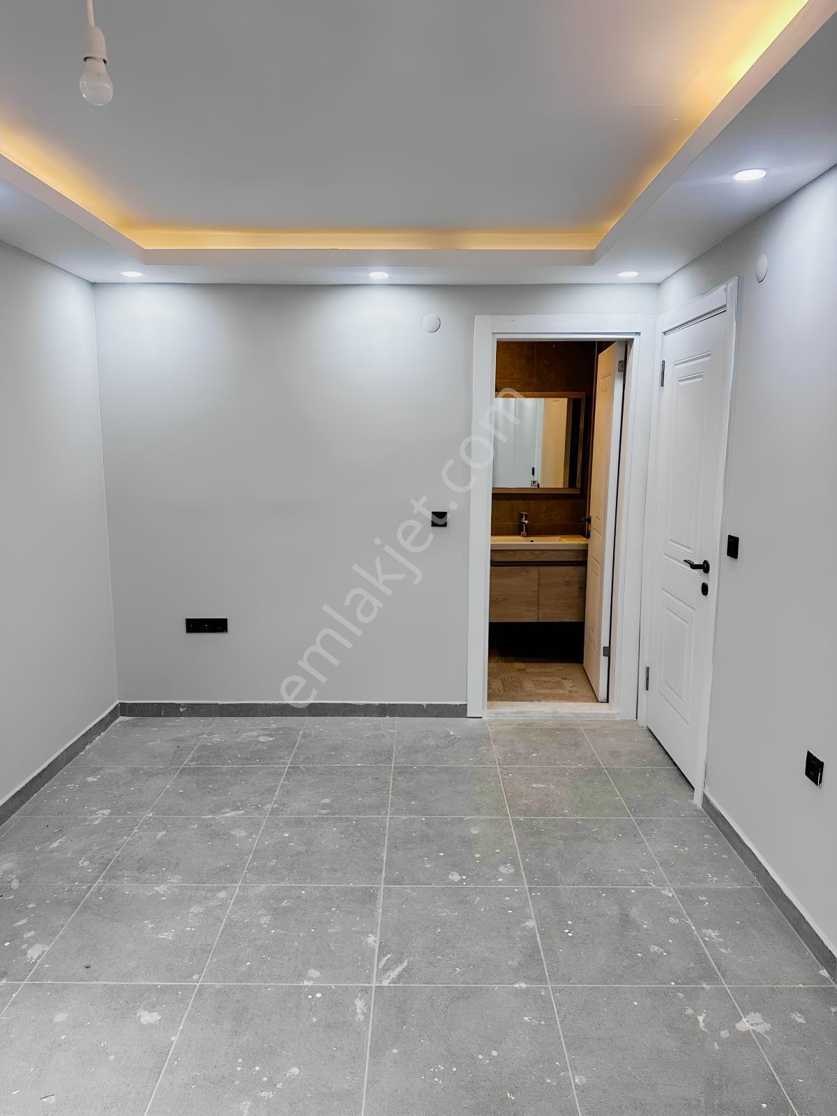 Site İçinde Denize Yakın Harika Konumda Büyük Kullanışlı Villa — fotoğraf 12
