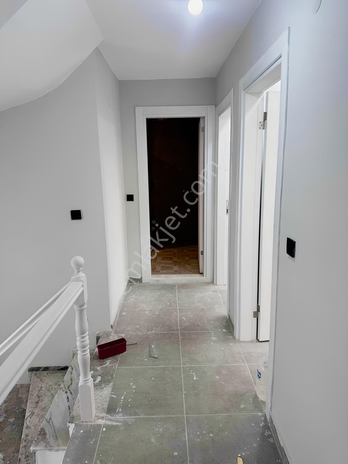 Site İçinde Denize Yakın Harika Konumda Büyük Kullanışlı Villa — fotoğraf 13