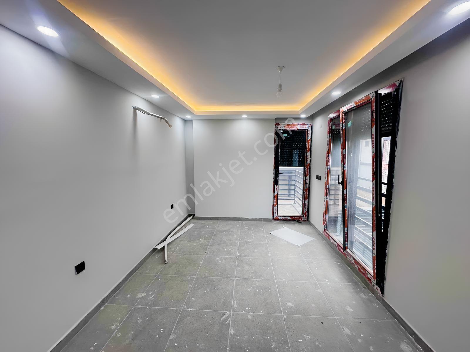 Site İçinde Denize Yakın Harika Konumda Büyük Kullanışlı Villa — fotoğraf 18
