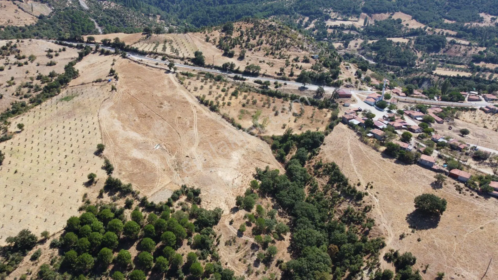 Üzmez Gayrimenkuldan İneşir Köyünde 16900 M2 Satılık Tarla — fotoğraf 11
