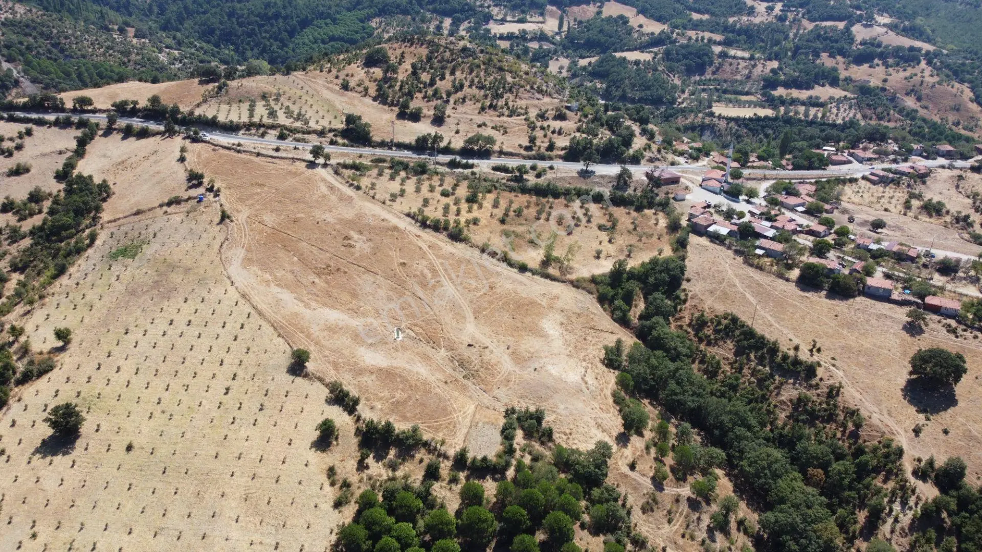 Üzmez Gayrimenkuldan İneşir Köyünde 16900 M2 Satılık Tarla — fotoğraf 13