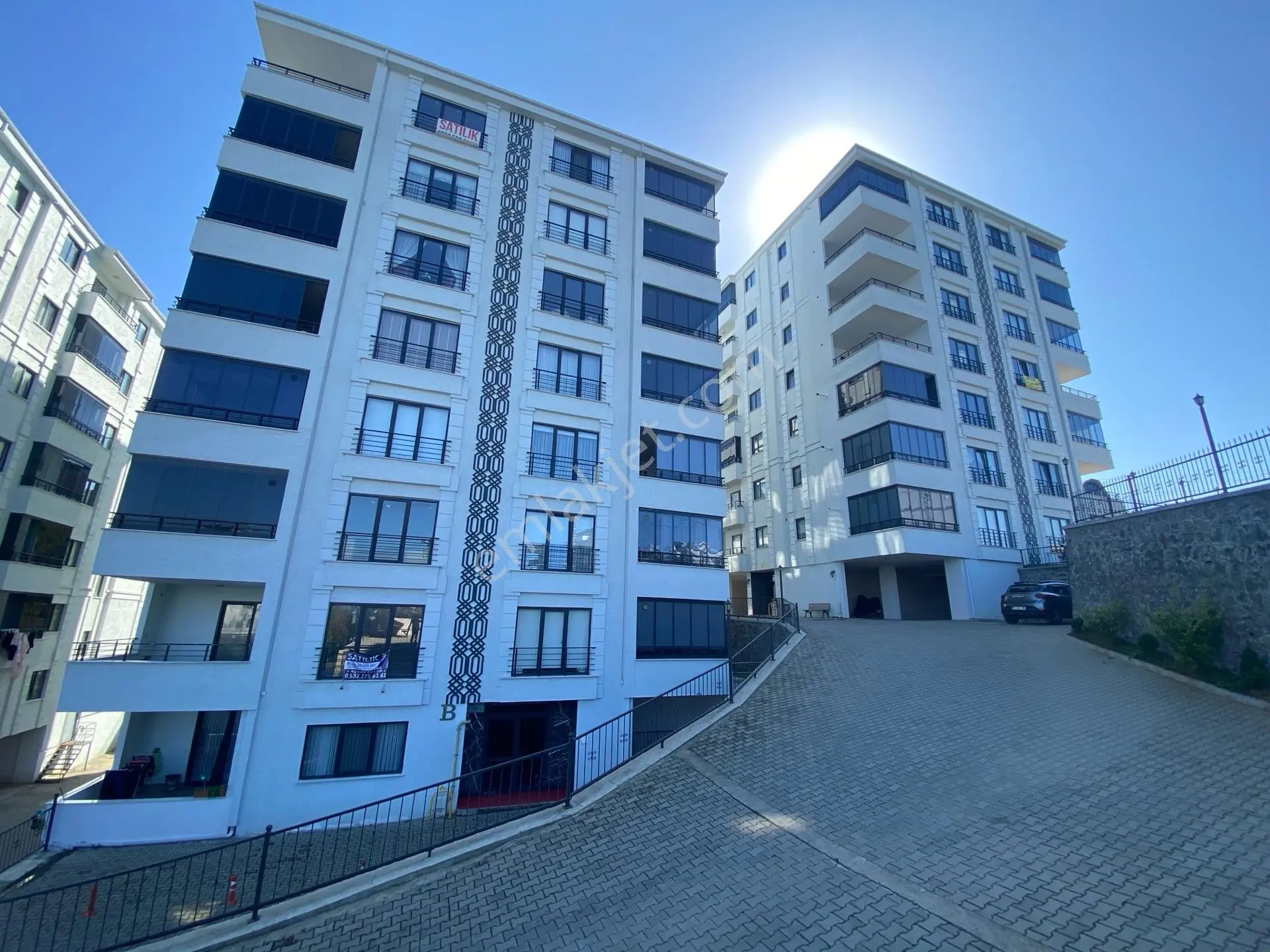 Üniversite Mahallesi Lüx Site İçerisinde Sıfır 3+1 165 M2 Satılık