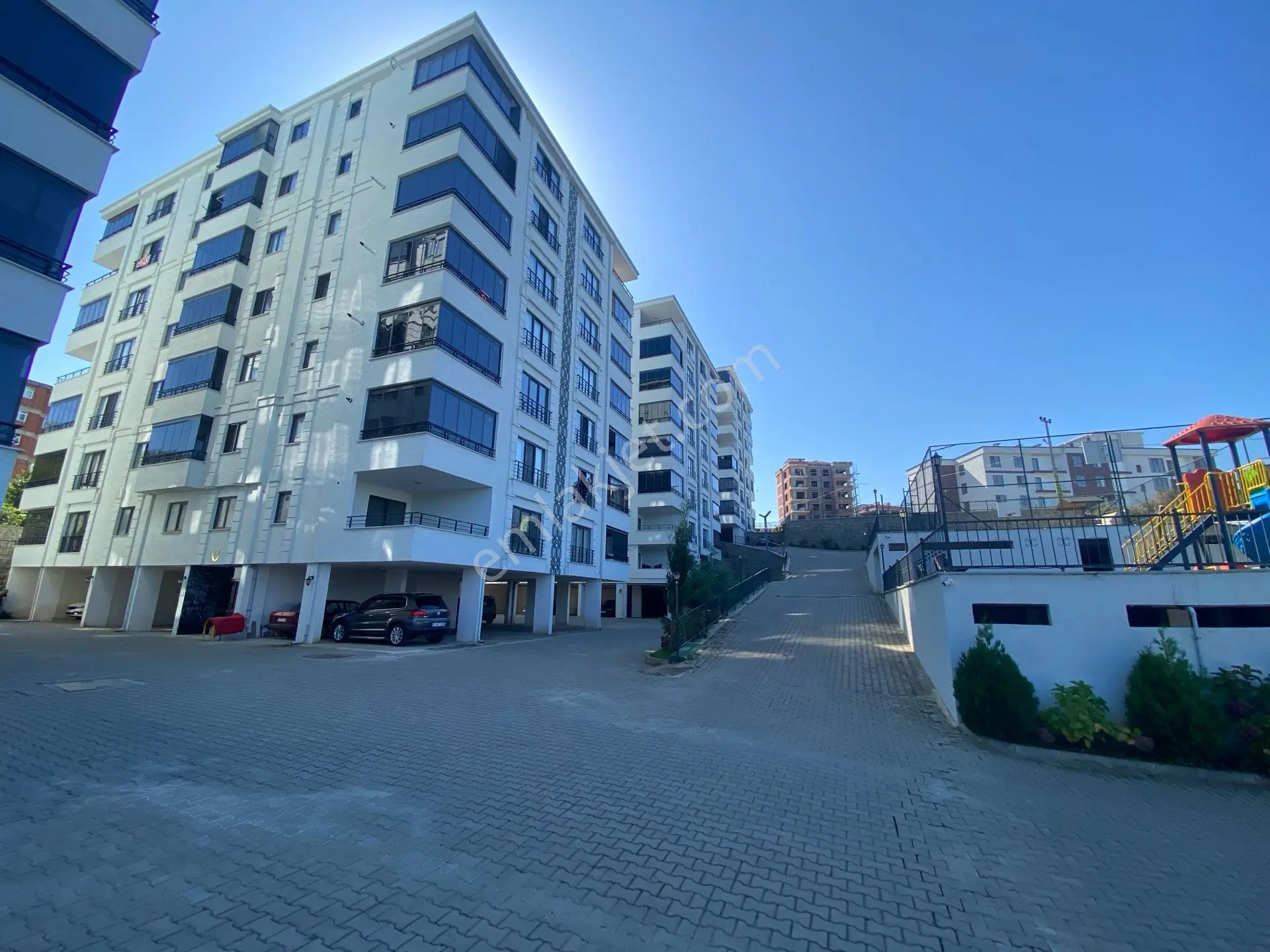 Üniversite Mahallesi Lüx Site İçerisinde Sıfır 3+1 165 M2 Satılık — fotoğraf 2