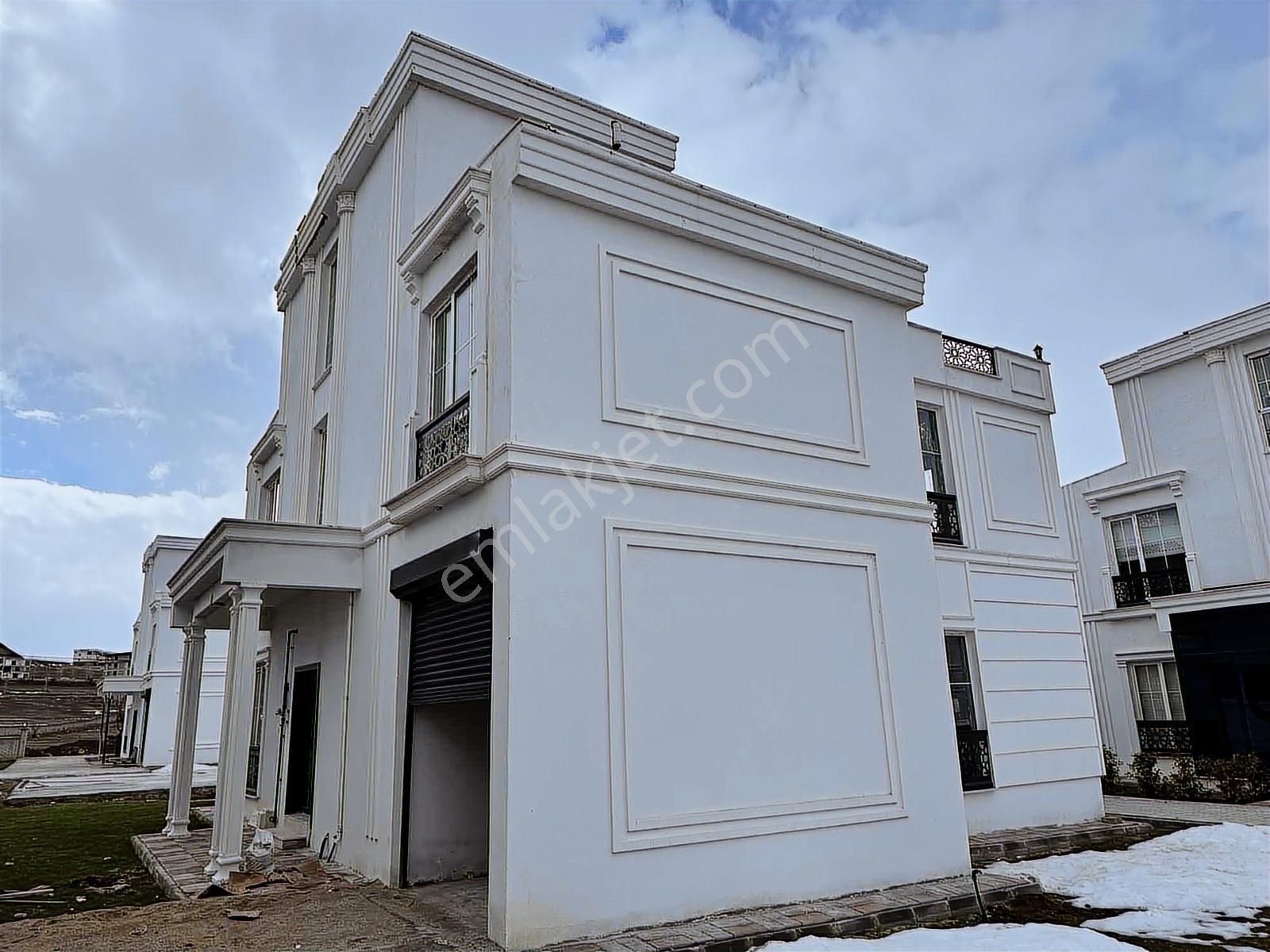 Van Suphanda Satılık 5+1 Göl Manzaralı Satılık Lüks Villa!!! — fotoğraf 12