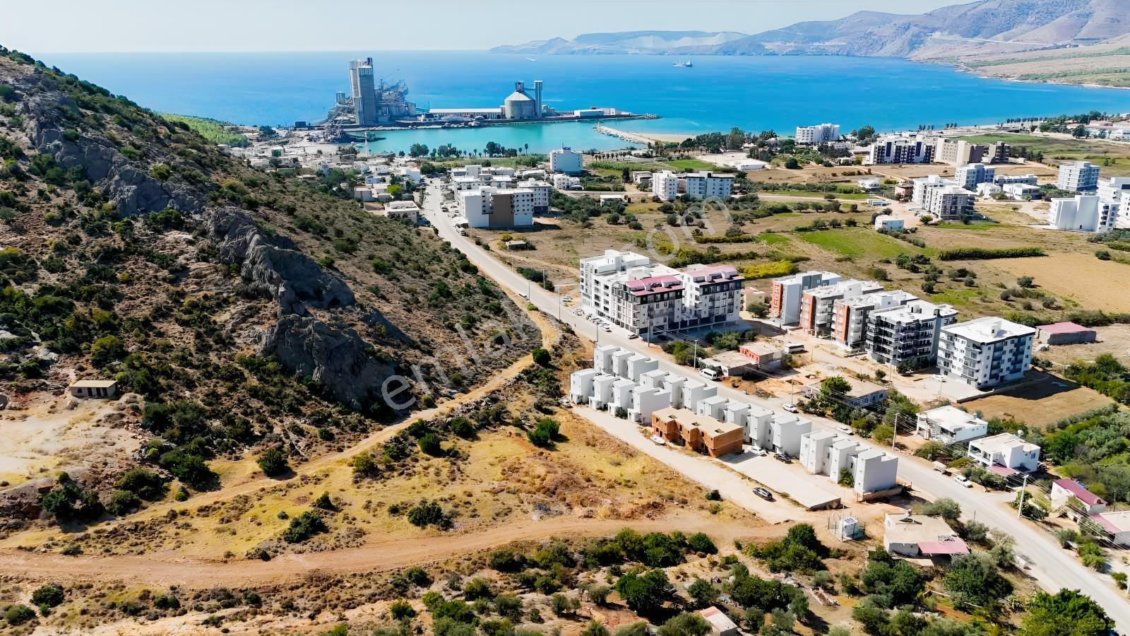 Silifke Yeşilovacıkta 3.005 M2 Konut İmarlı Arsa — fotoğraf 3