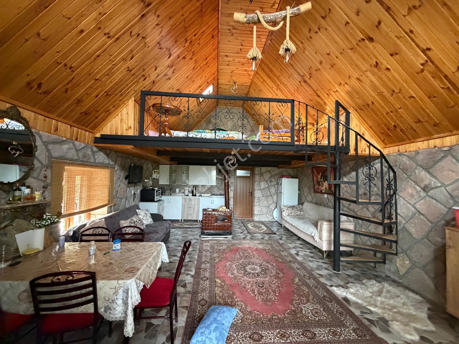 Pursaklar Sirkeli Merkezsite İçinde 500M Arsayla Muhteşem Taş Ev