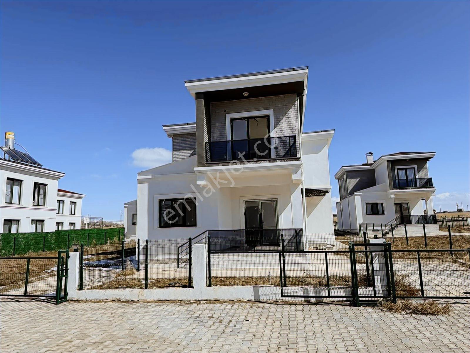 Van Mollakasımda Site İçi Lüks 4+1 Villa 500 M² Arsa