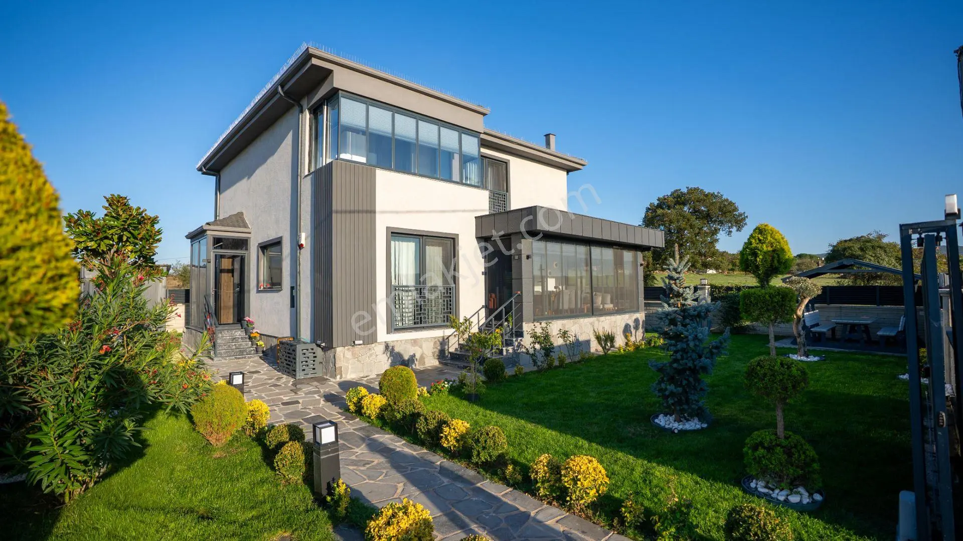 Biga Kalafat’Ta 400 M² Arsa Üzerinde Gerçek Müstakil 4+1 Villa