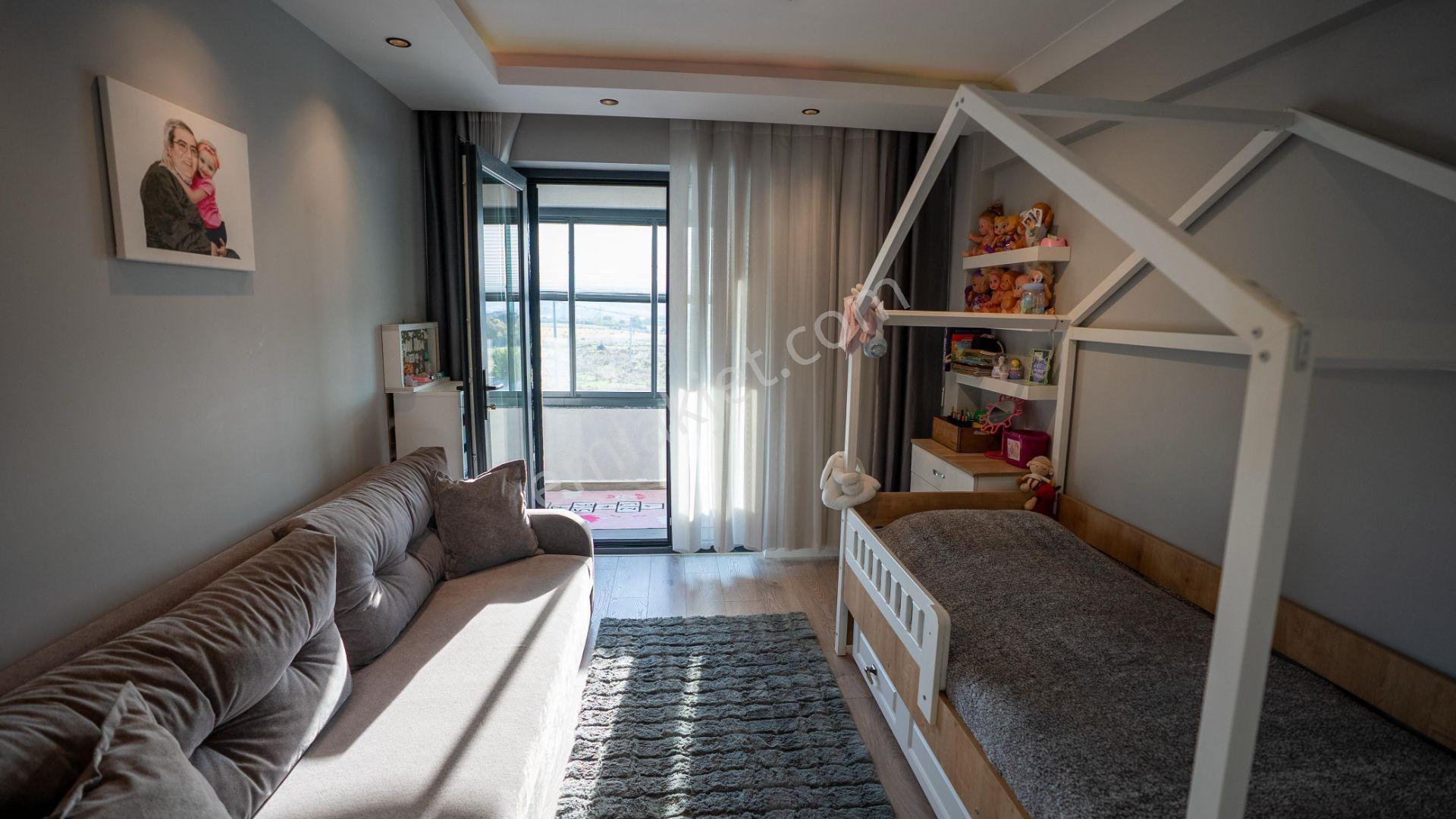 Biga Kalafat’ta 400 M² Arsa Üzerinde Gerçek Müstakil 4+1 Villa — fotoğraf 24