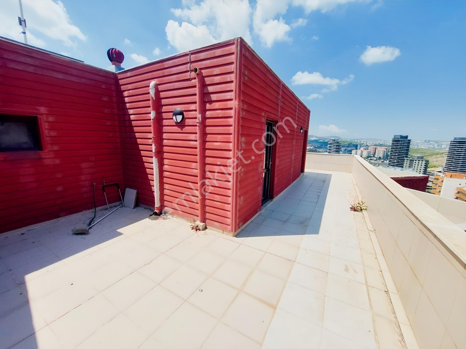 Ümitköy Defne Sitesinde Muhteşem Manzaralı Satılık Dubleks Daire — fotoğraf 39