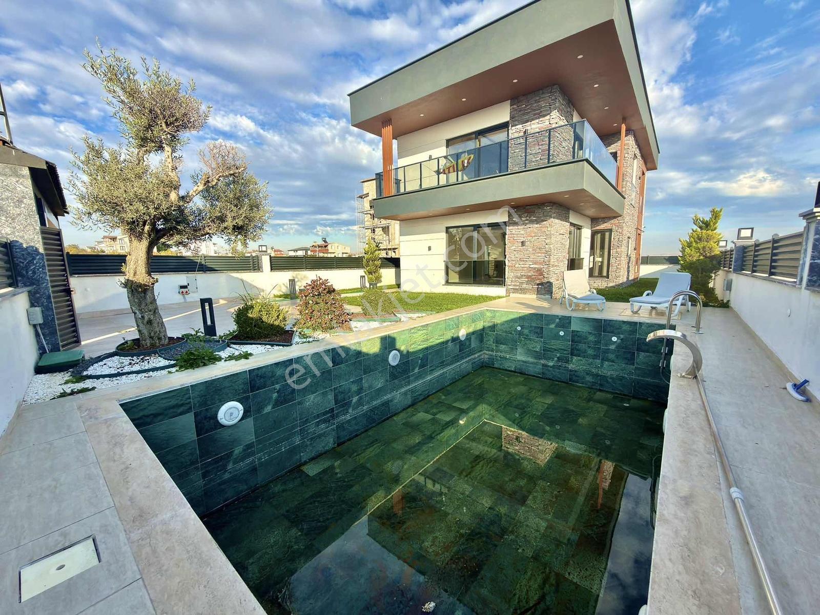 Kartallar - Full Deniz Manzaralı Plaja Yakın Müstakil Villa !!!