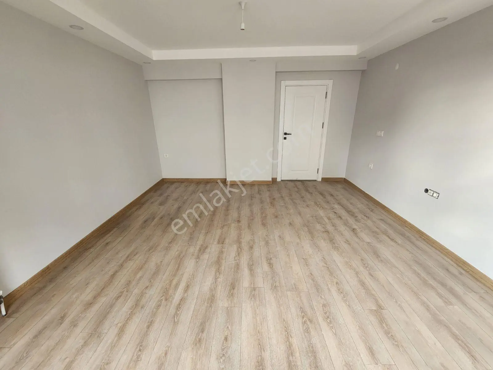 Yayla Çamlık Cad. Uefa Anıtı Yakını Sıfır Binada 2+1 85m2 2.kat — fotoğraf 4