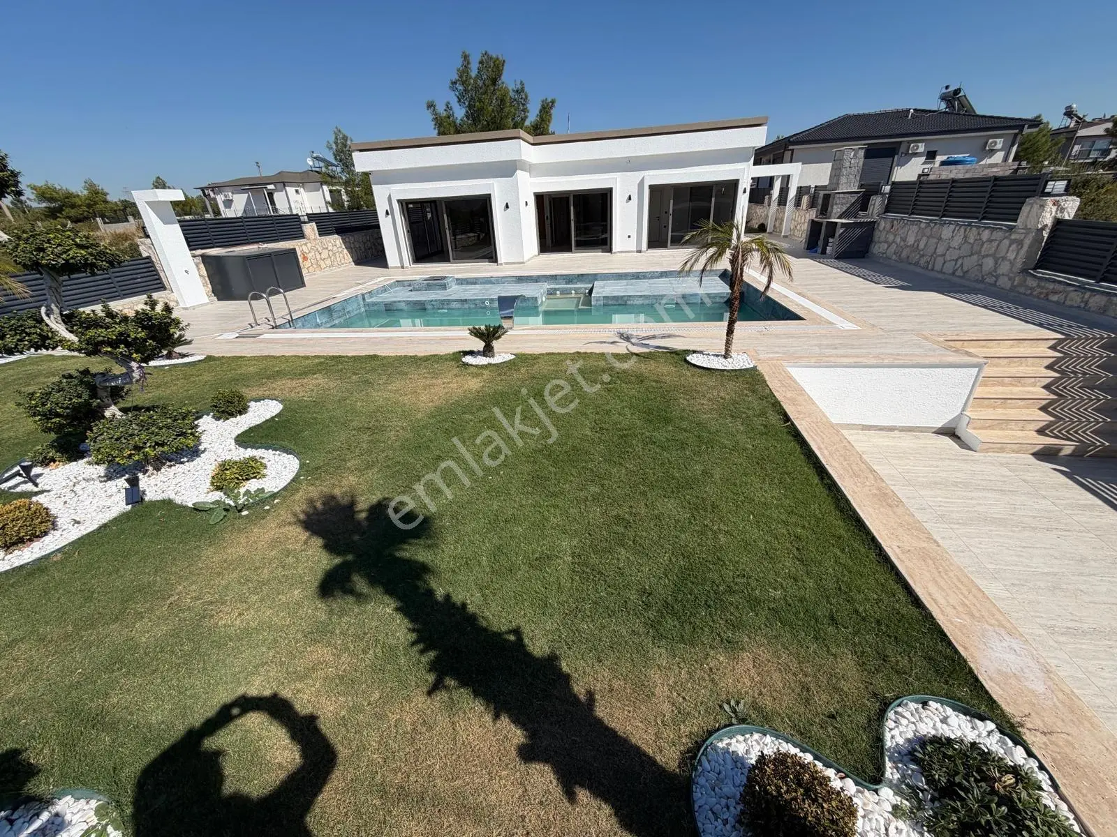 Didim Akyeniköy Seyrantepe’De Satılık 3+1 Havuzlu Müstakil Villa