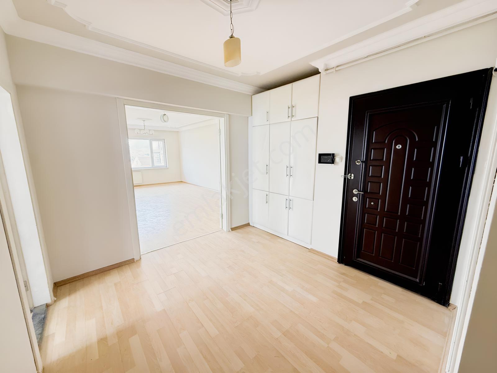 Konak Mahallesinde Satılık 290 M² Geniş 4+2 Dubleks Daire — fotoğraf 4