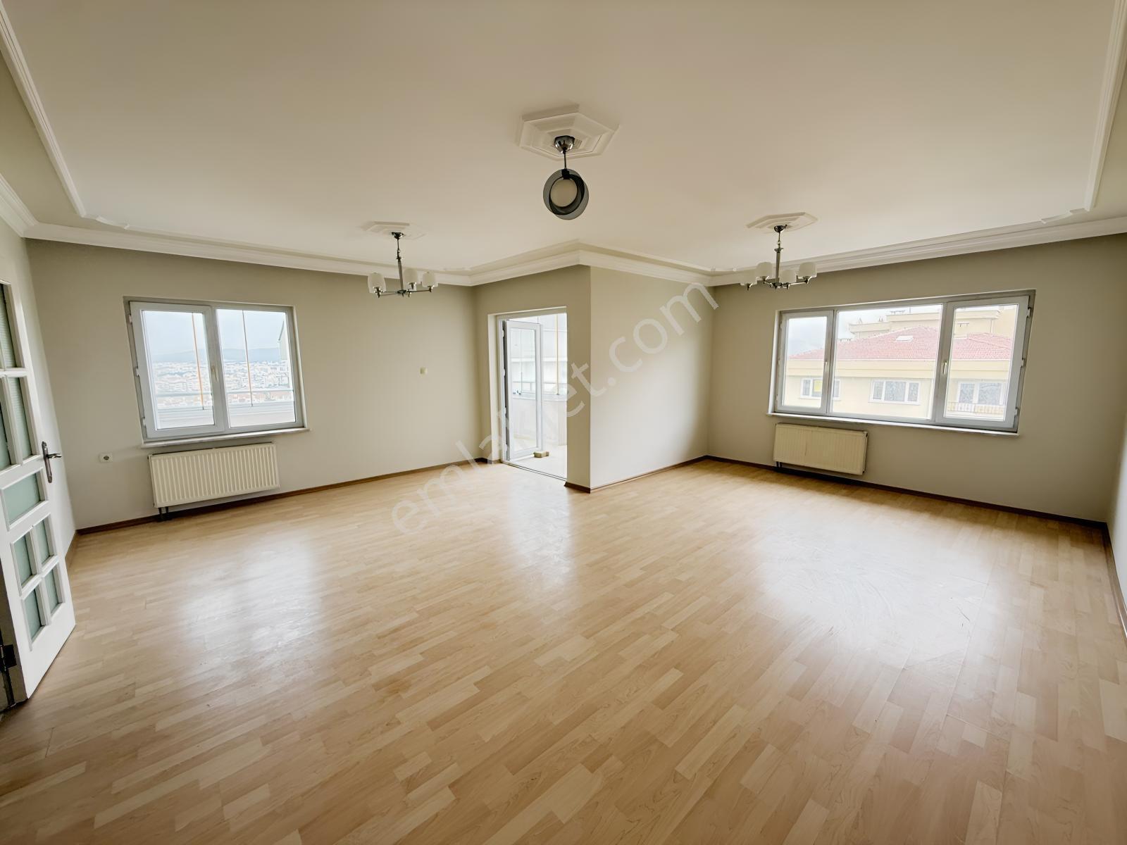 Konak Mahallesinde Satılık 290 M² Geniş 4+2 Dubleks Daire — fotoğraf 8