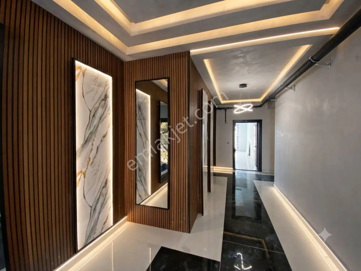 Aktif'ten Akçay'da Satılık Bahçe Keyfi Sunan Modern 1+1 Geniş Daire — fotoğraf 2