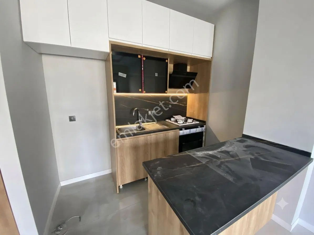 Aktif'ten Akçay'da Satılık Bahçe Keyfi Sunan Modern 1+1 Geniş Daire — fotoğraf 6