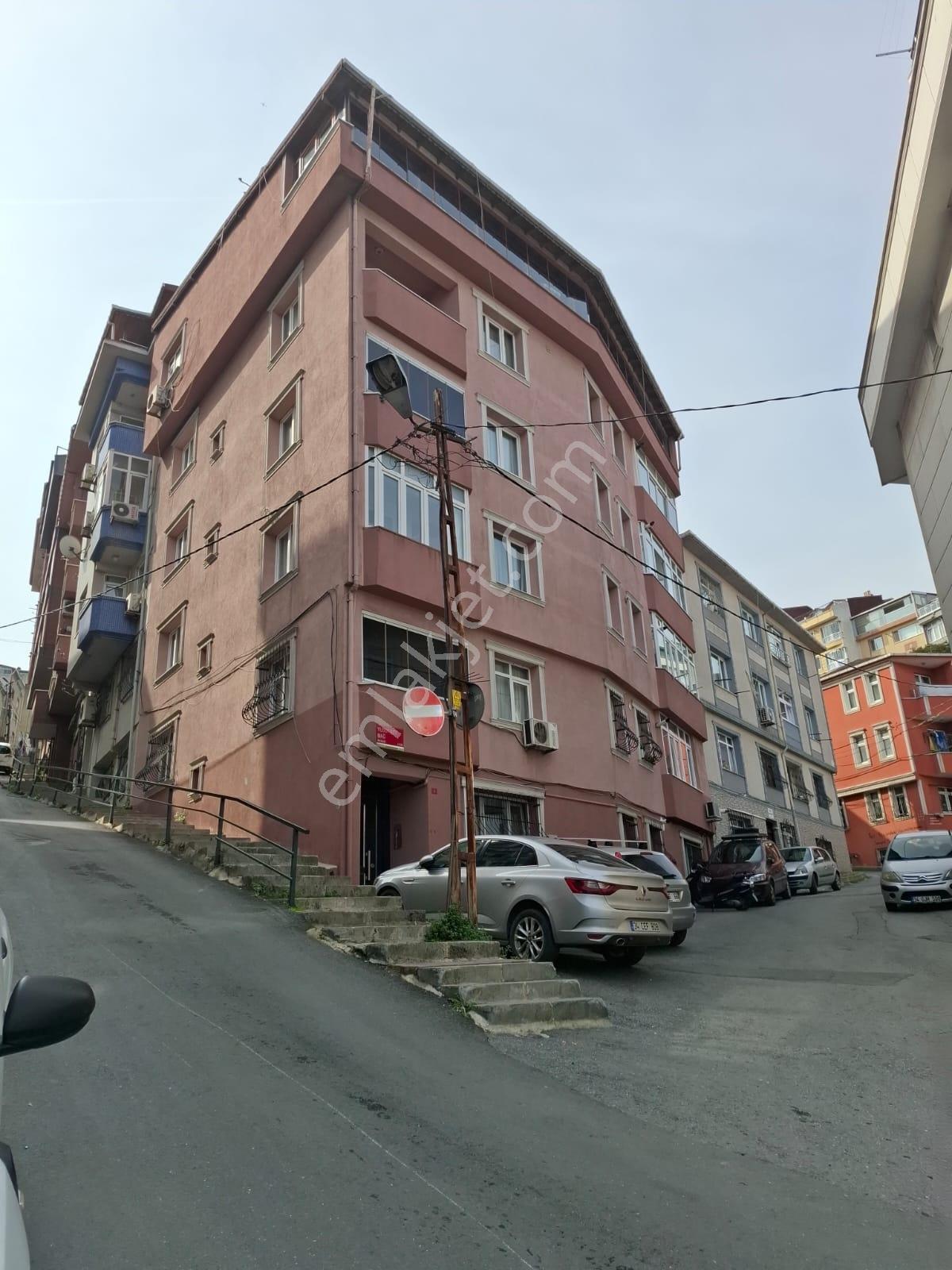 Eyüp Pierre Loti Manzaralı,masrafsız Ara Kat 3+1 Daire Akkuzudan — fotoğraf 35